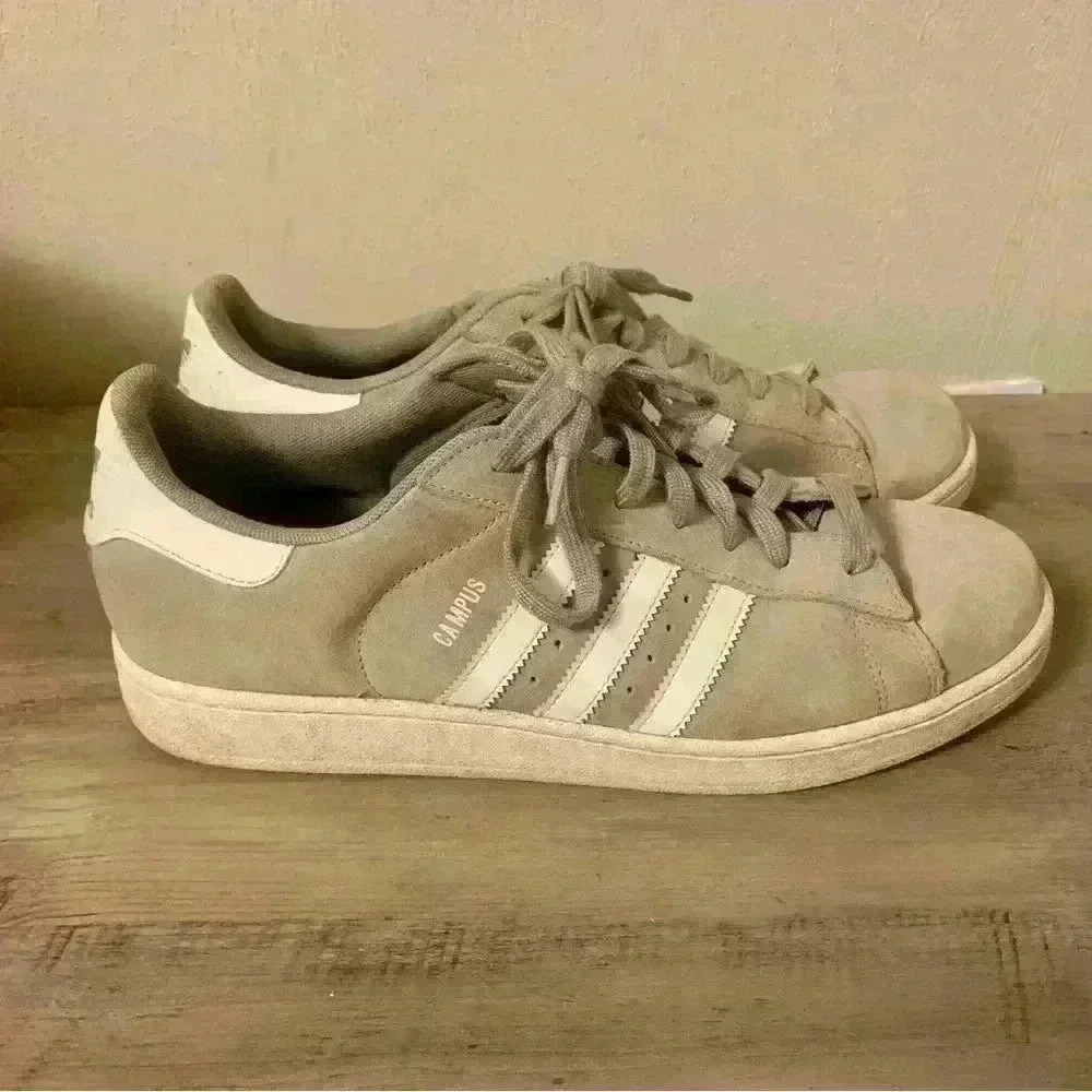 adidas Originals Men's Campus Fashion Sneaker, Grey/White Size 11.5